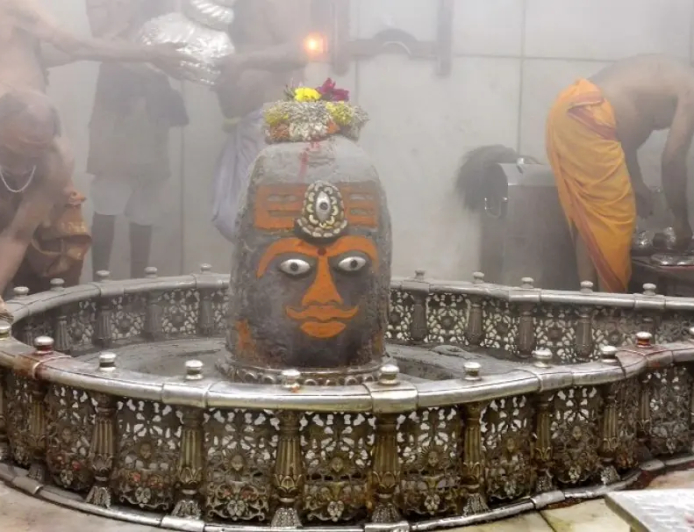 🛕 Mahakaleshwar Mandir Ujjain – सम्पूर्ण जानकारी (इतिहास, उत्पत्ति, भस्म आरती, दर्शन, यात्रा गाइड + Online Booking)